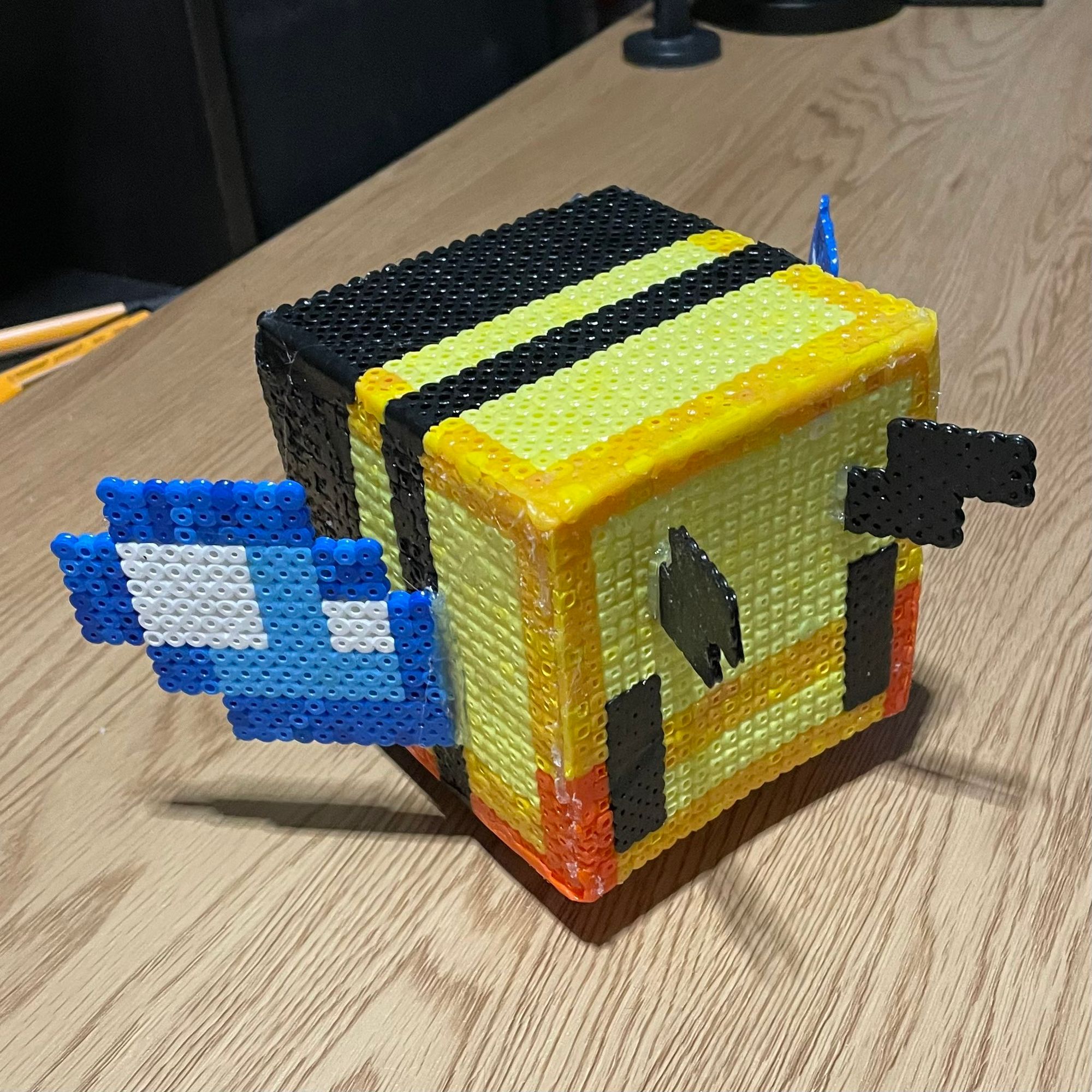 Minecraft Bee Papercraft